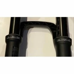 Rock-shox Fourche ROCKSHOX Revelation RC 27.5" 150mm Boost 15x110mm -PERIPHERIQUES Soldes Magasin fourche rockshox revelation rc 275 150mm boost 15x110mm 1 3